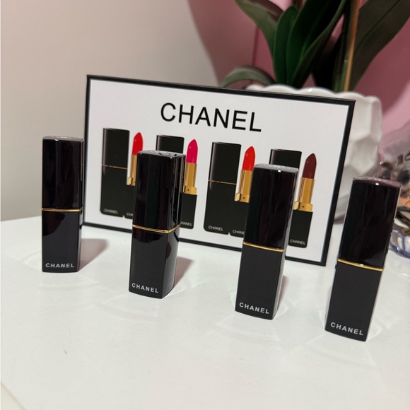 CHANEL Lipstick Collection - Bold Red, Vibrant Pink, Rich Brown - Picture 2 of 2